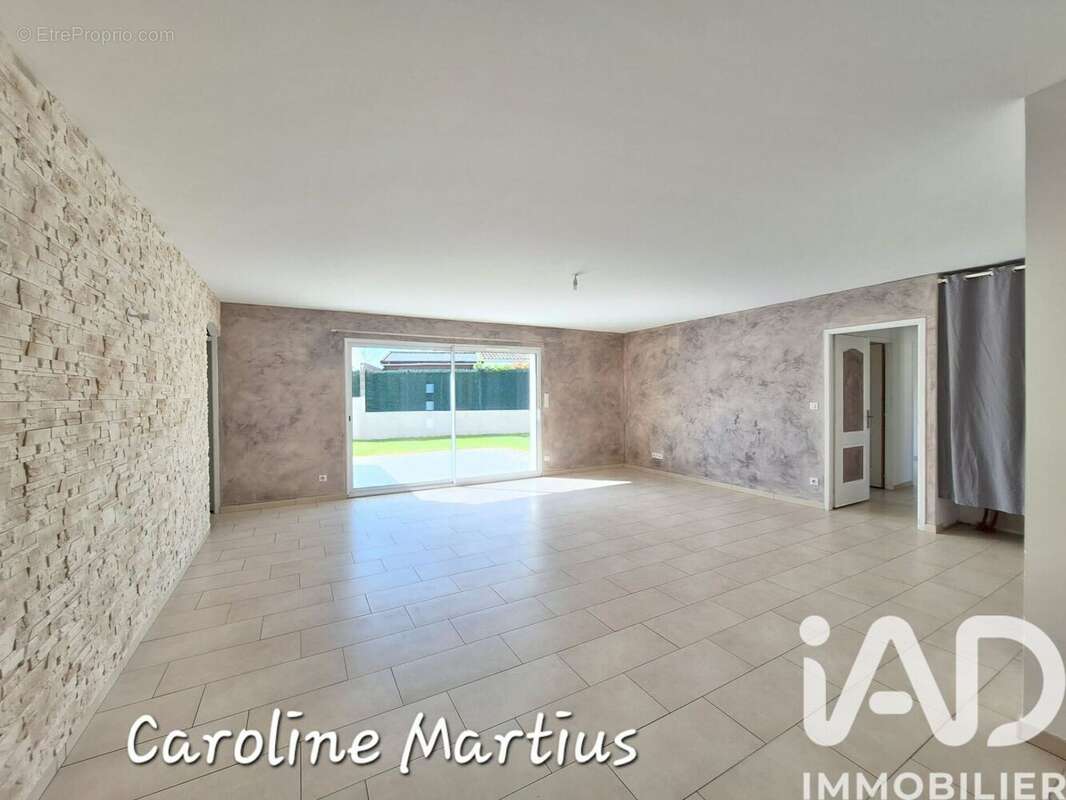 Maison 120 m² à Saint-Ouen-D'aunis  - photo 2
