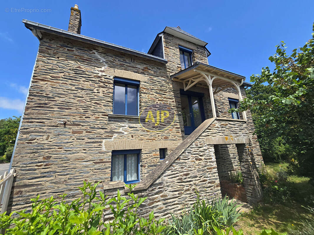 Maison Bourg 9 pièces 199m2, 1580 m² terrain - photo 2