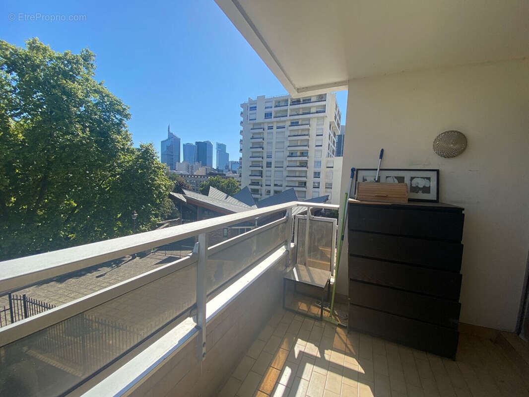 Appartement à COURBEVOIE