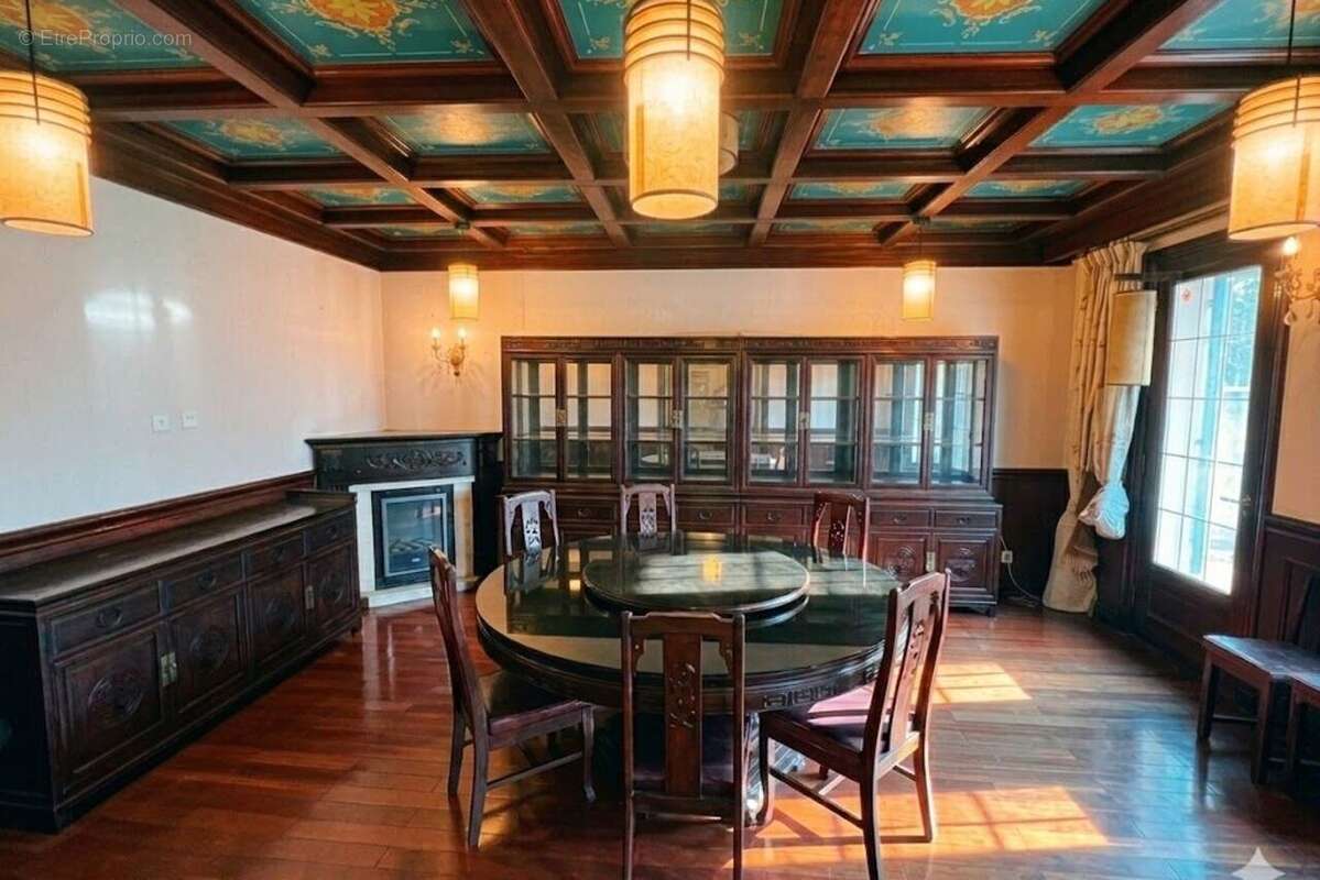 Maison à SAINT-MAUR-DES-FOSSES