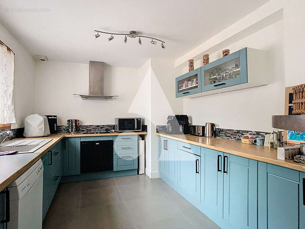 Maison à SAINT-SYMPHORIEN-SUR-COISE