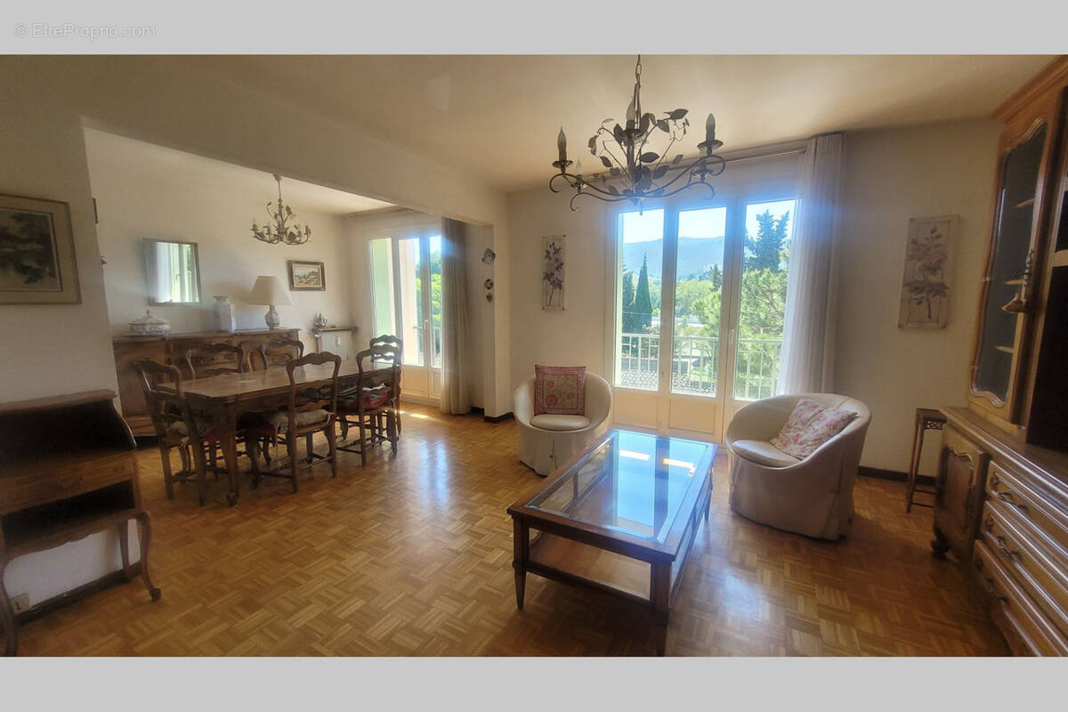 Appartement à MARSEILLE-11E