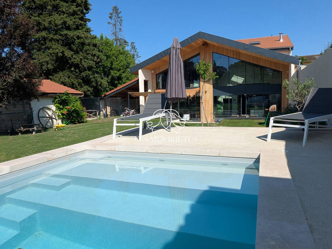 Maison à CHARLY