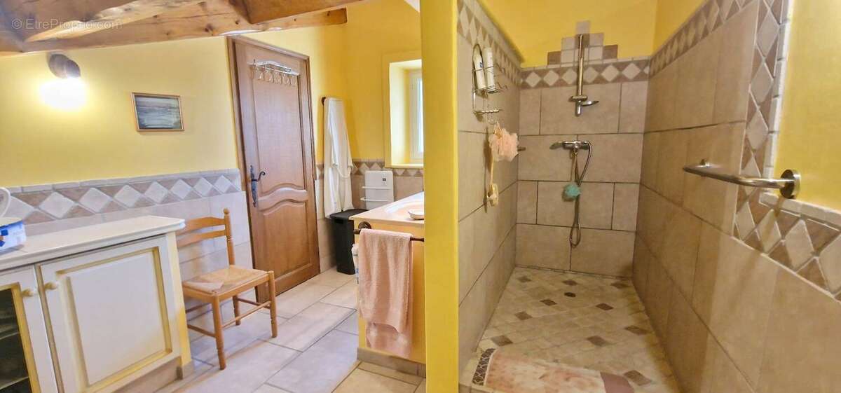 Autre à ROQUEBRUNE-SUR-ARGENS