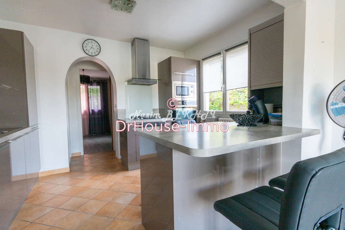 Maison à BONNIERES-SUR-SEINE