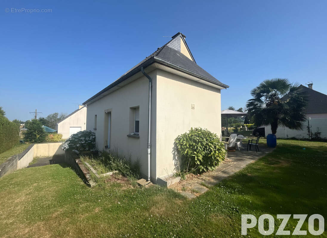 Maison à SAINT-HILAIRE-DU-HARCOUET