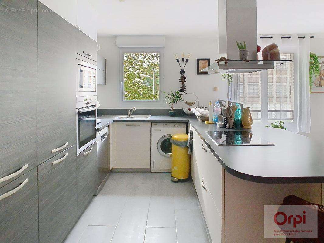 Appartement à ISSY-LES-MOULINEAUX