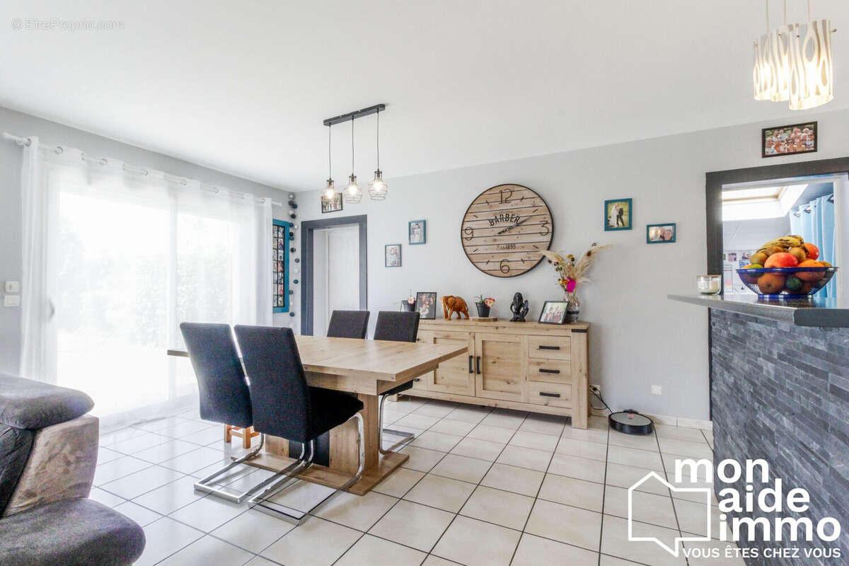 Maison à YGOS-SAINT-SATURNIN