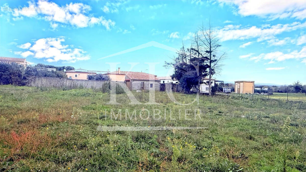 Terrain à CARCASSONNE