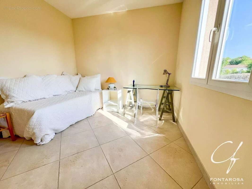 Appartement à LORGUES