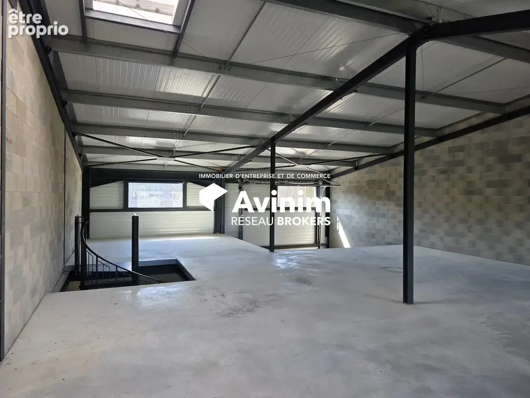 Commerce 258 m² à Castries  - photo 3