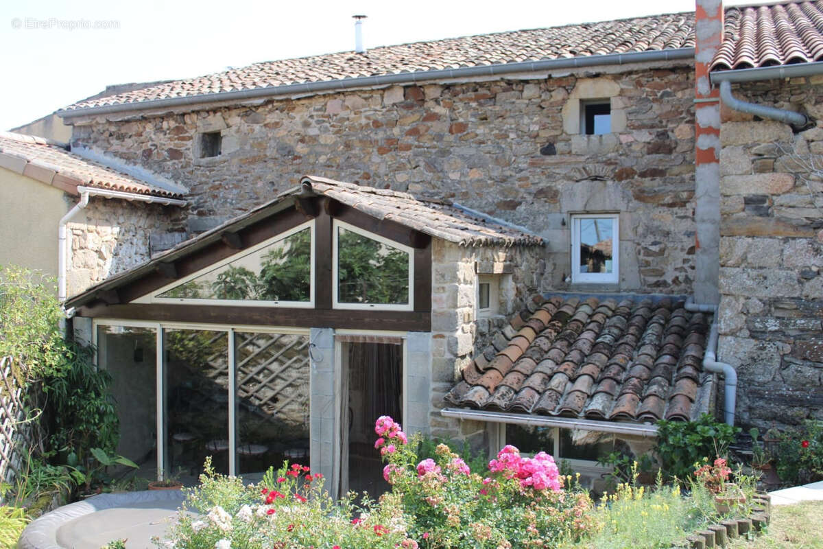 Maison à ALBOUSSIERE