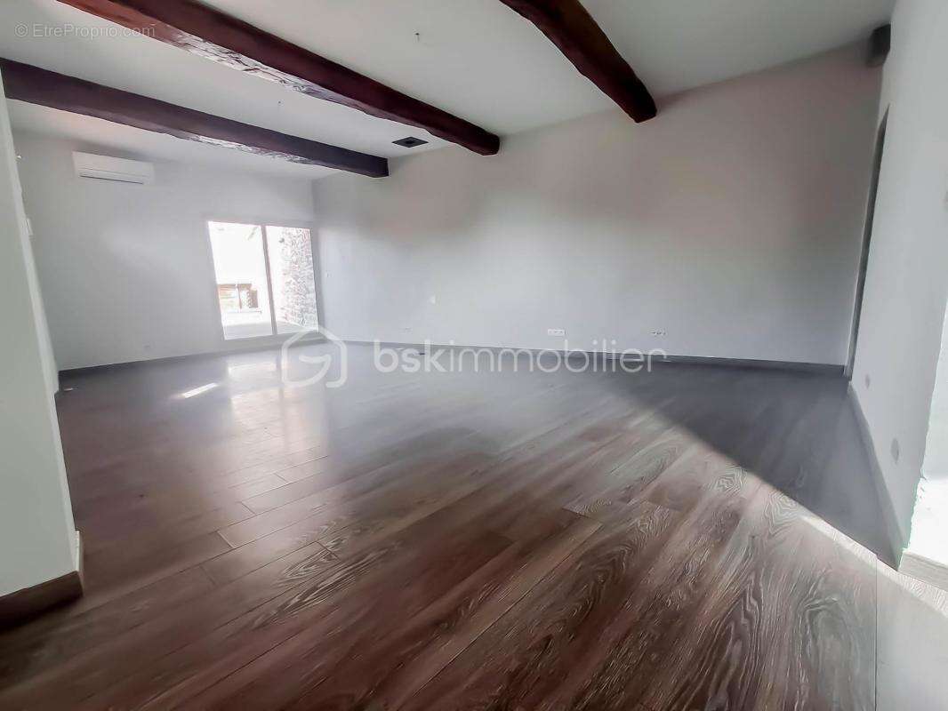 Maison à PEZILLA-LA-RIVIERE