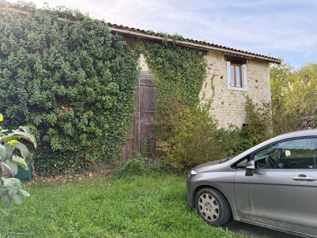 Maison à VERTEUIL-SUR-CHARENTE