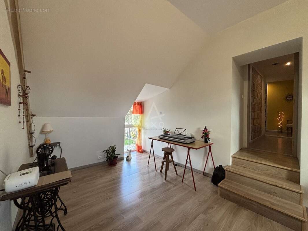 Maison 5 chbres jardin garage dependances - photo 10