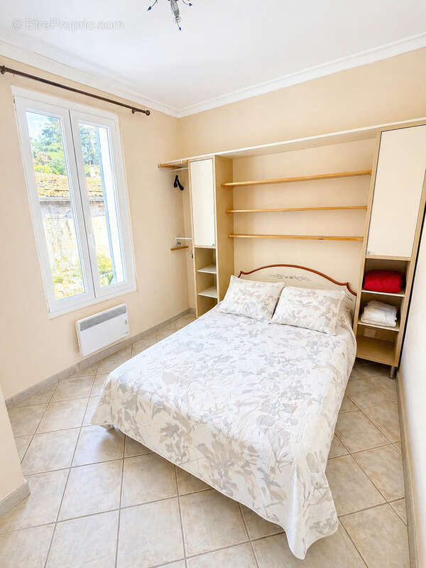 Appartement à SAINT-CYR-SUR-MER