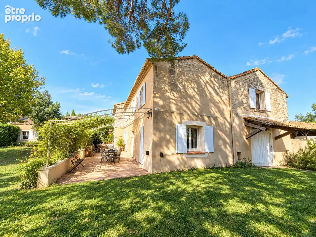 Maison Arles 8 pièce(s) 335m2 - photo 4