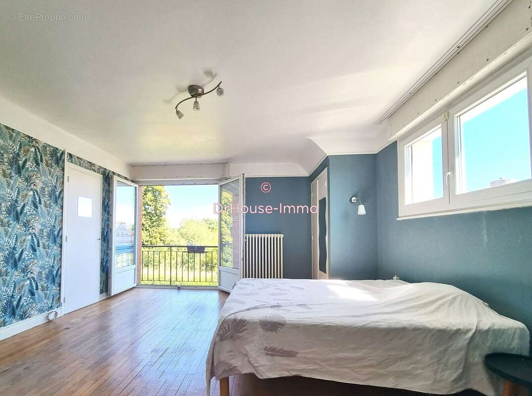 Maison 236 m² à Charmes  - photo 102