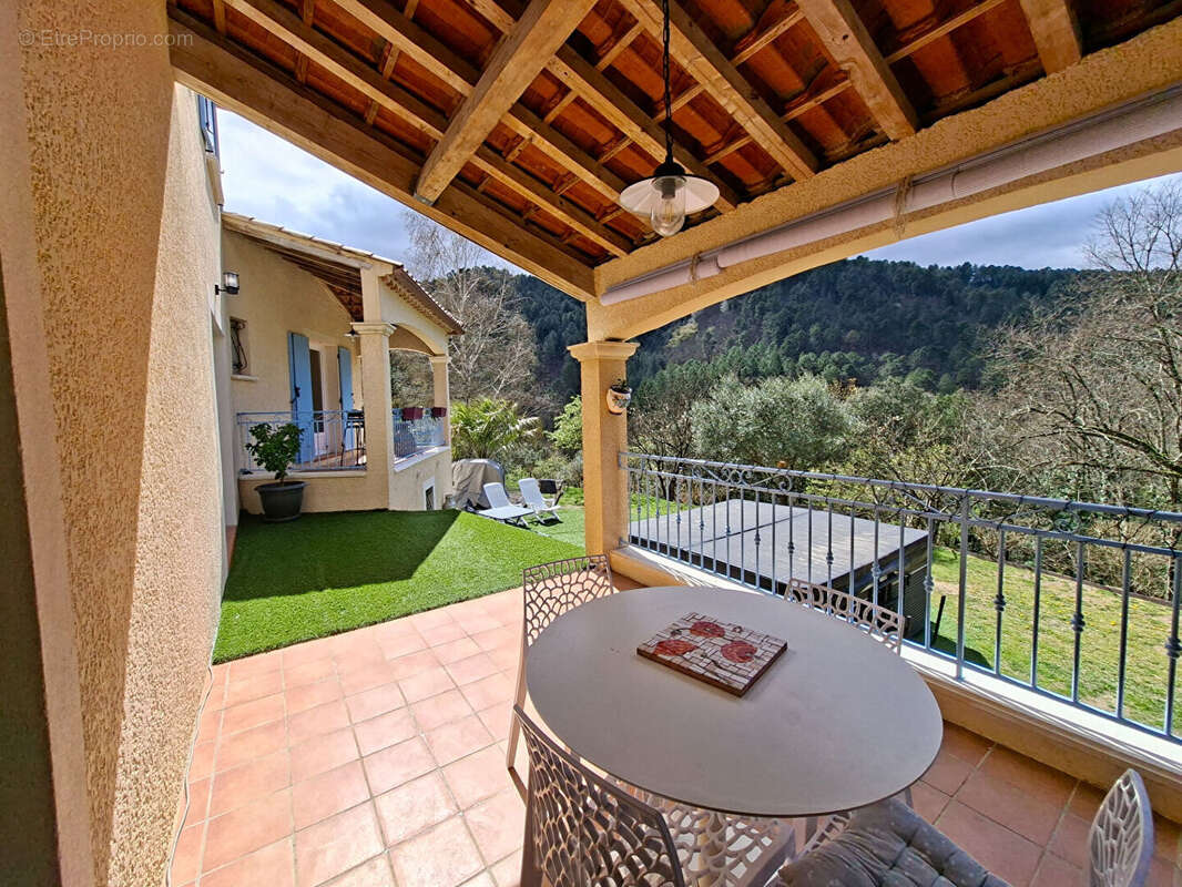 Maison à SENECHAS