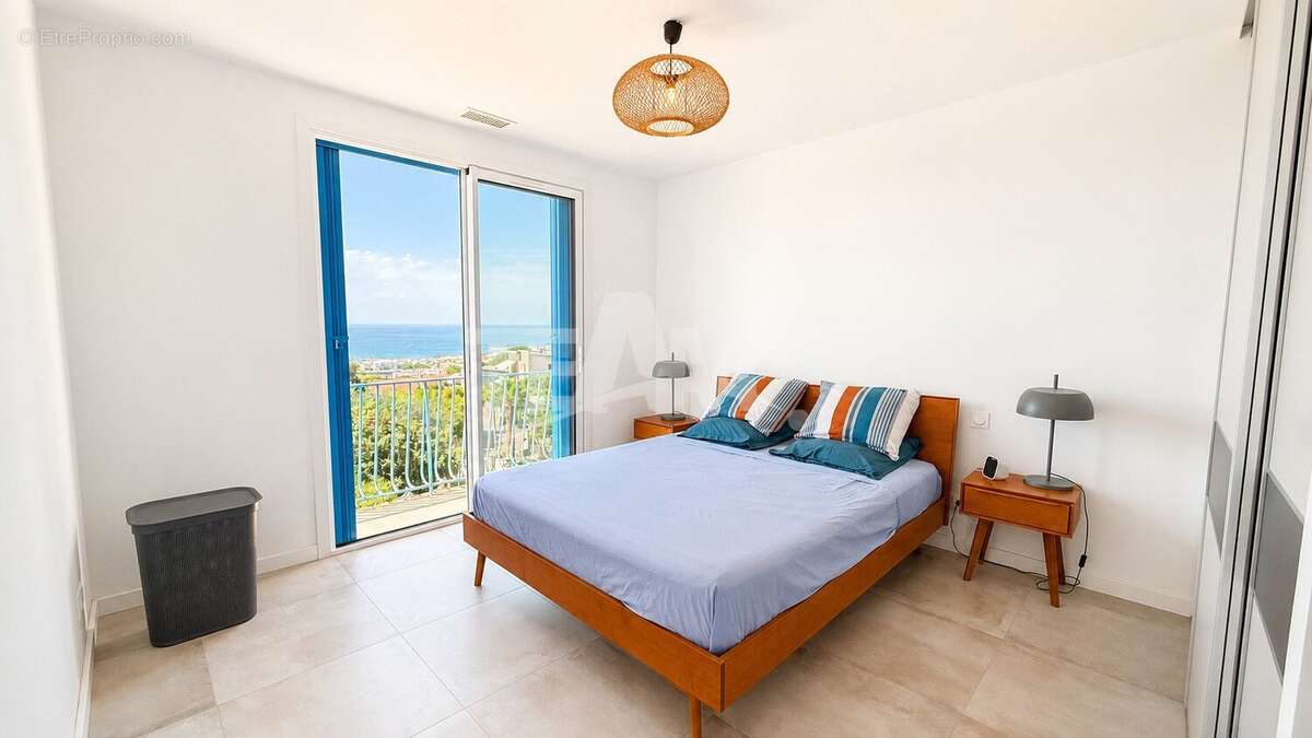 SÈTE  Maison rénovée avec vue panoramique sur la mer, terrasse de 60 m² et terrain de 890 m² - photo 5