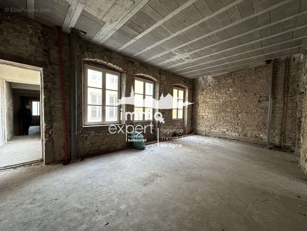 Appartement à MIRECOURT