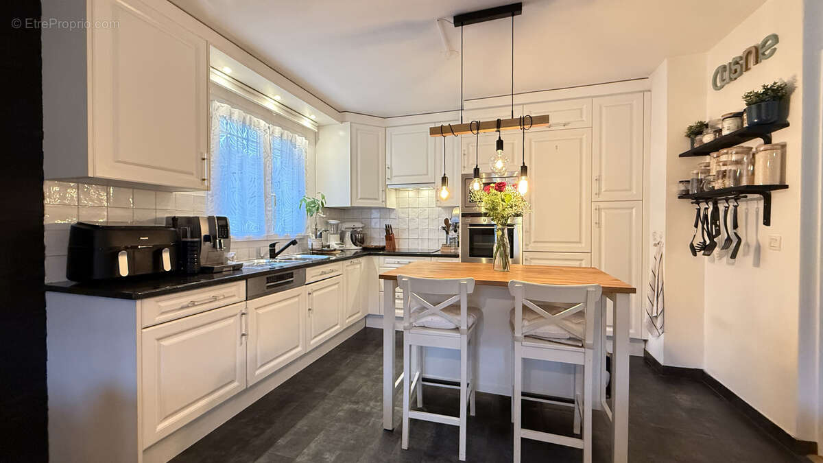 Maison à PREVESSIN-MOENS