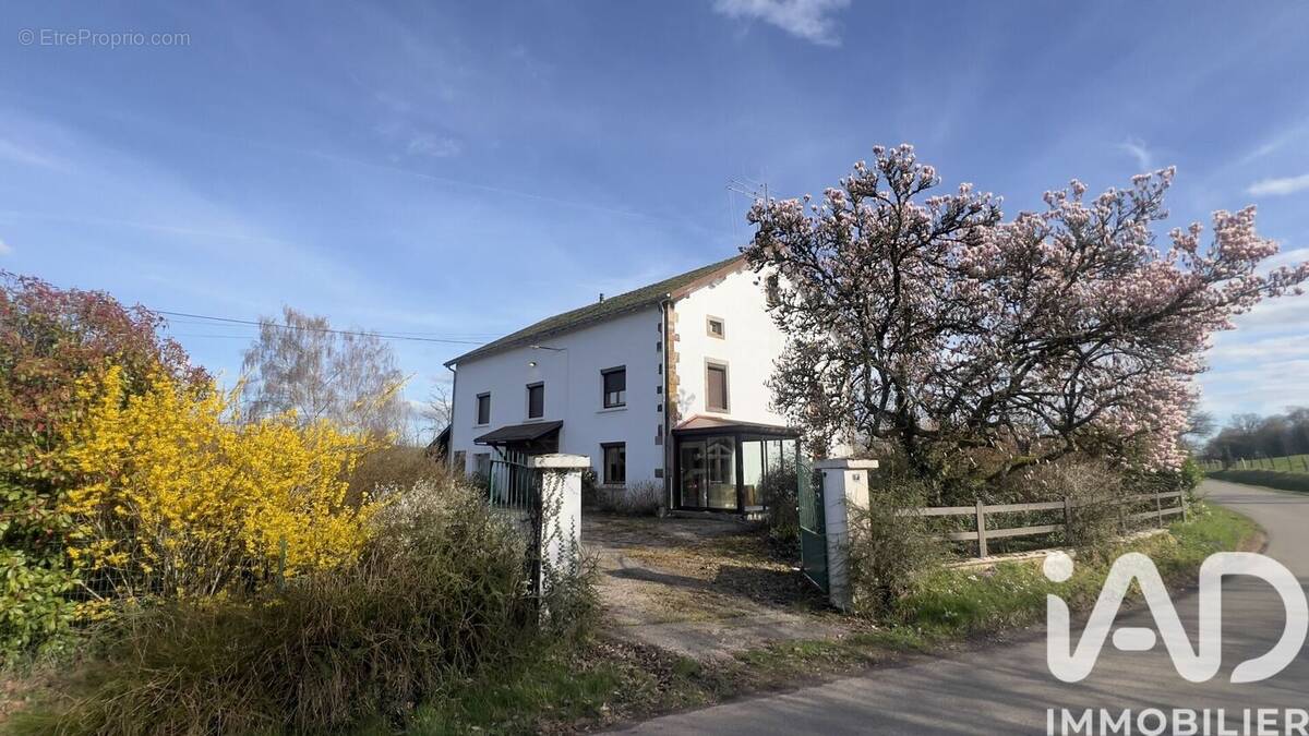 Photo 1 - Maison à LA VAIVRE