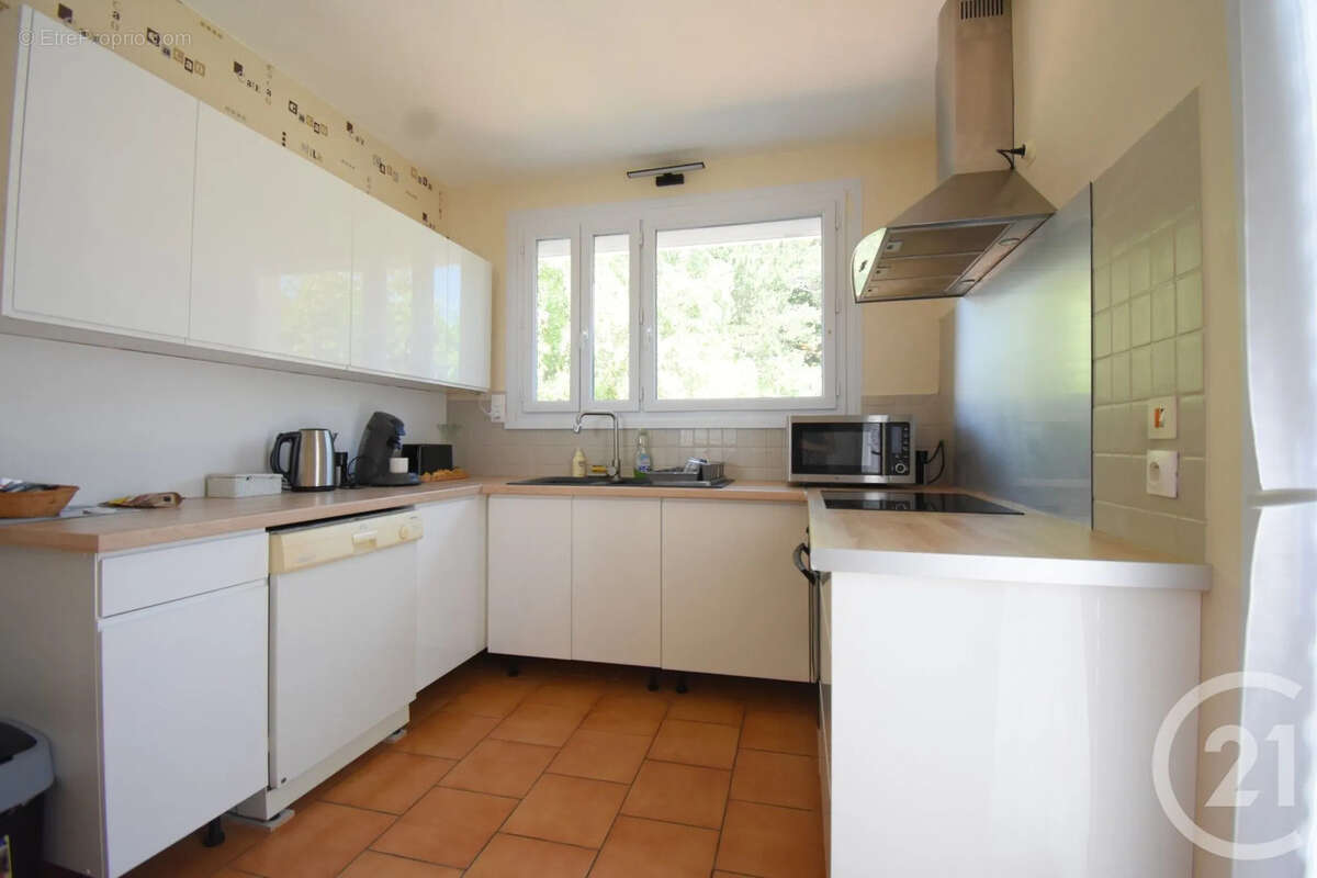 Maison 137 m² à Creuzier-Le-Vieux  - photo 13