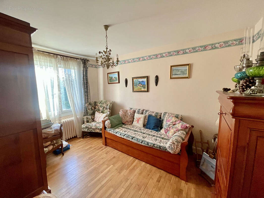 Maison à SAINT-CYR-SUR-LOIRE