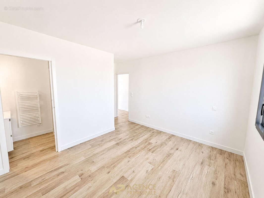 Appartement T4 / Terrasse / Parking / Cave - proche mer - La Rochelle - photo 7
