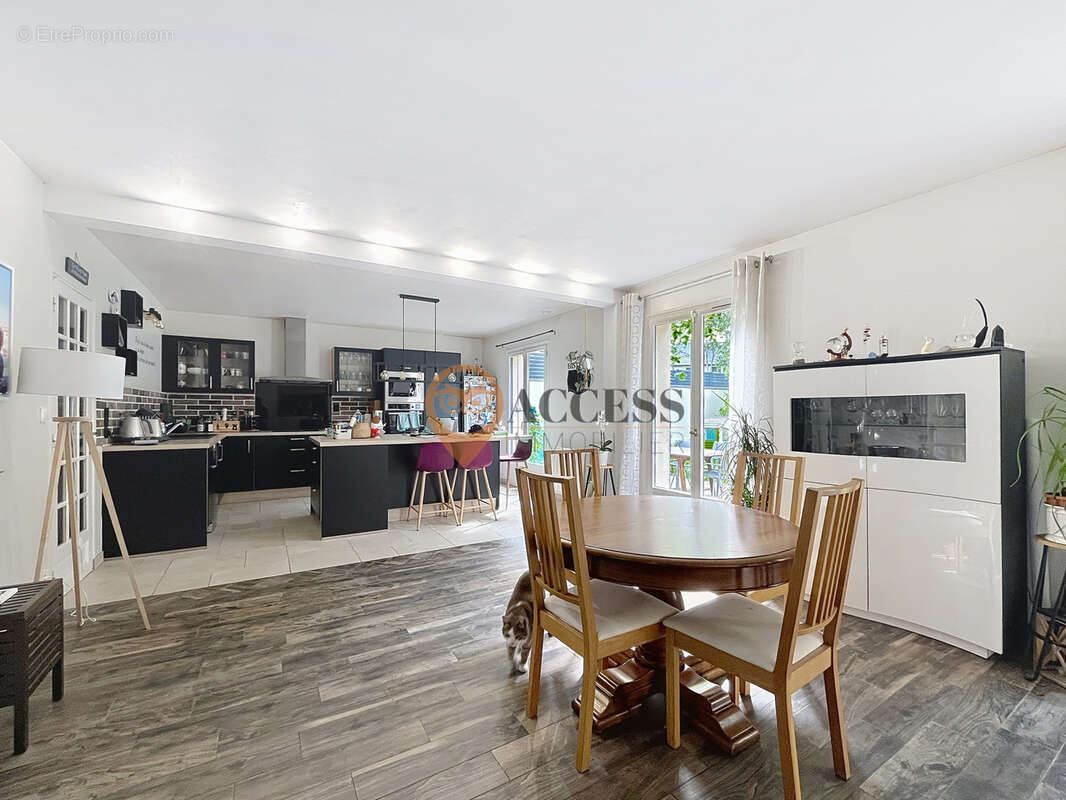 Maison à MONTLIGNON