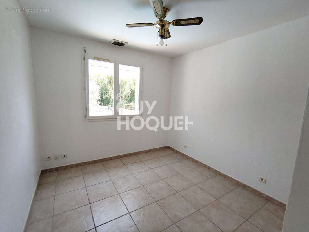 Maison 3 faces T4 de108m2, piscine, terrain 385m2 - photo 6