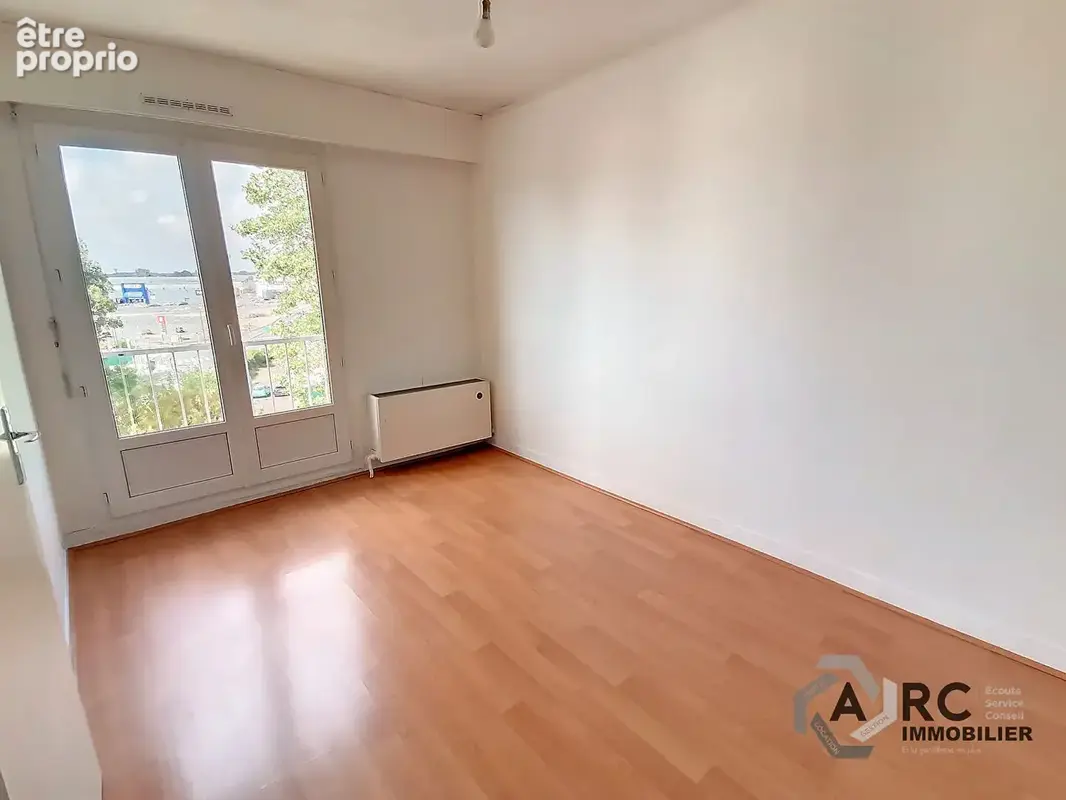 Appartement type 3  proche tram et commerces - photo 4