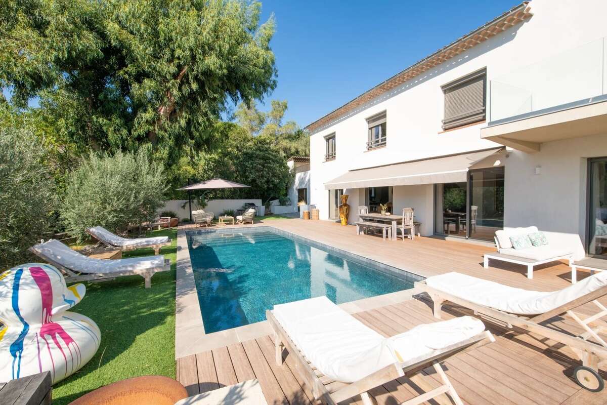 Maison à LES ISSAMBRES