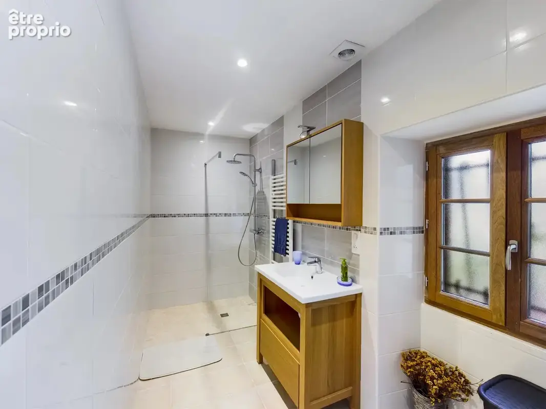 Maison de village rénovée et appartement - photo 9