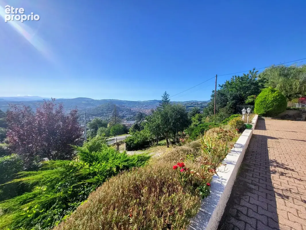 POLIGNAC   Une maison où la vue devient un véritable art de vivre - photo 8