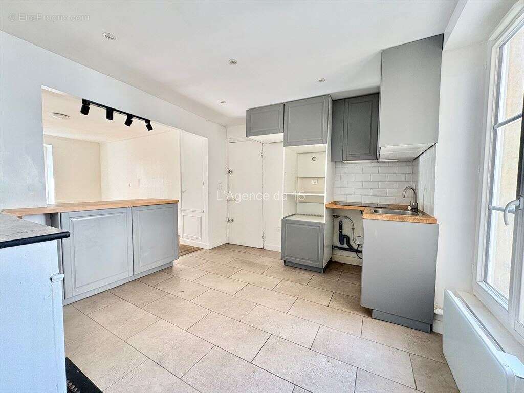 Appartement à PARIS-15E