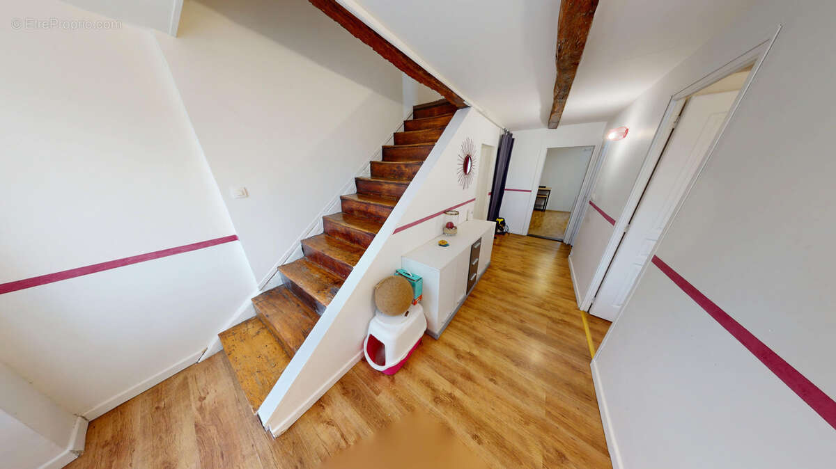 Maison à DECAZEVILLE