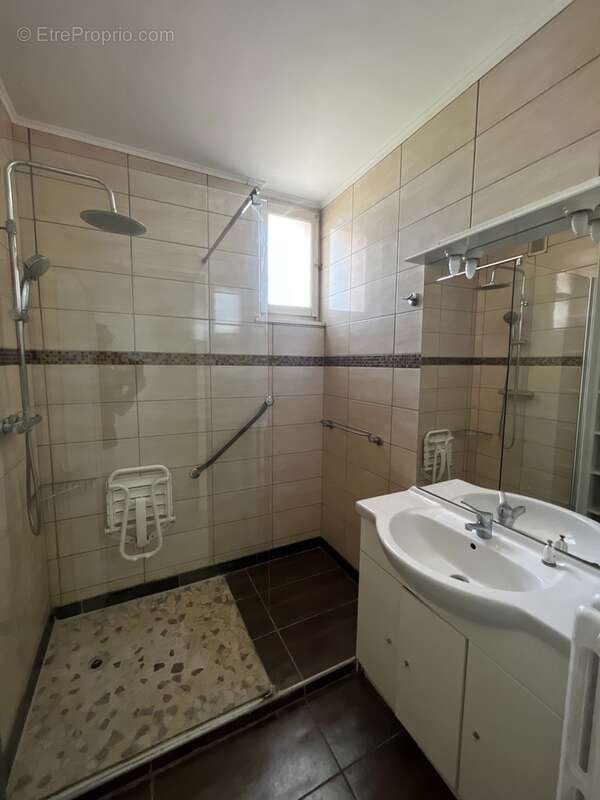 Appartement 61 m² à Annemasse  - photo 8