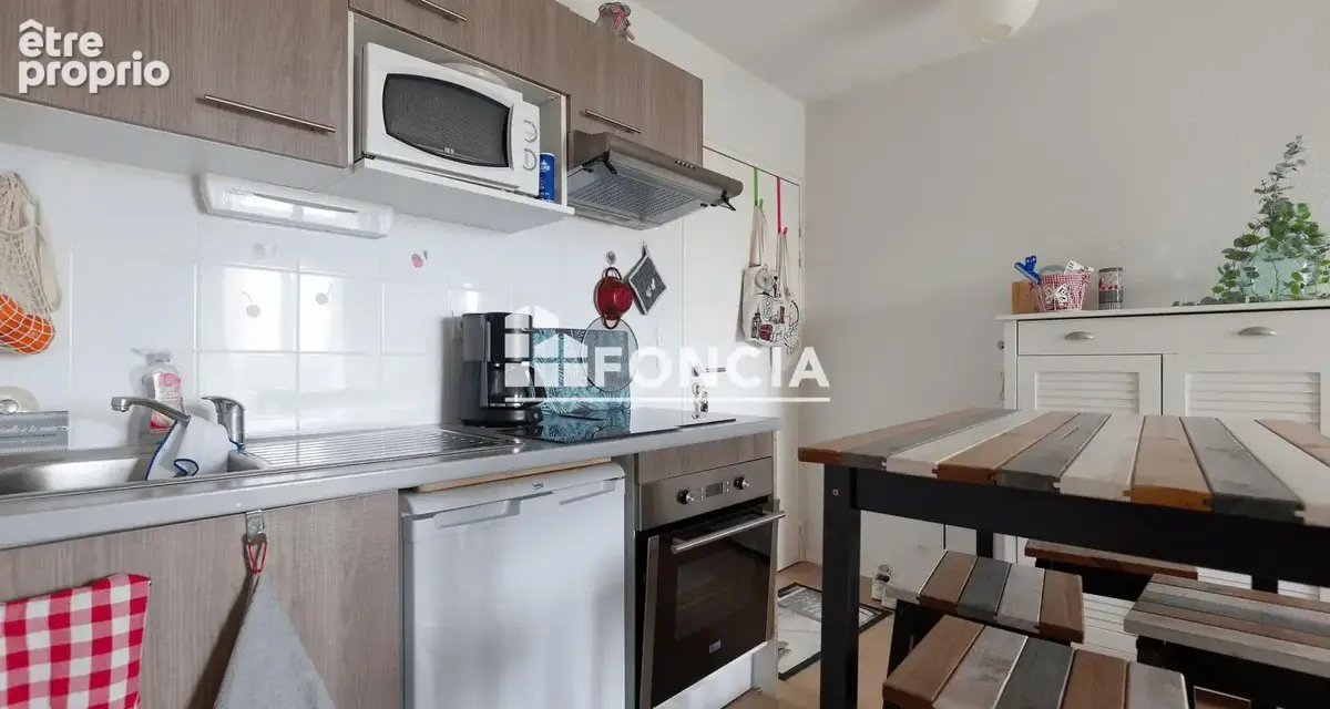 LE MEE SUR SEINE : immeuble des années 2015, appartement T2 de 38m2 Plus  Terrasse et place de Parking - photo 11