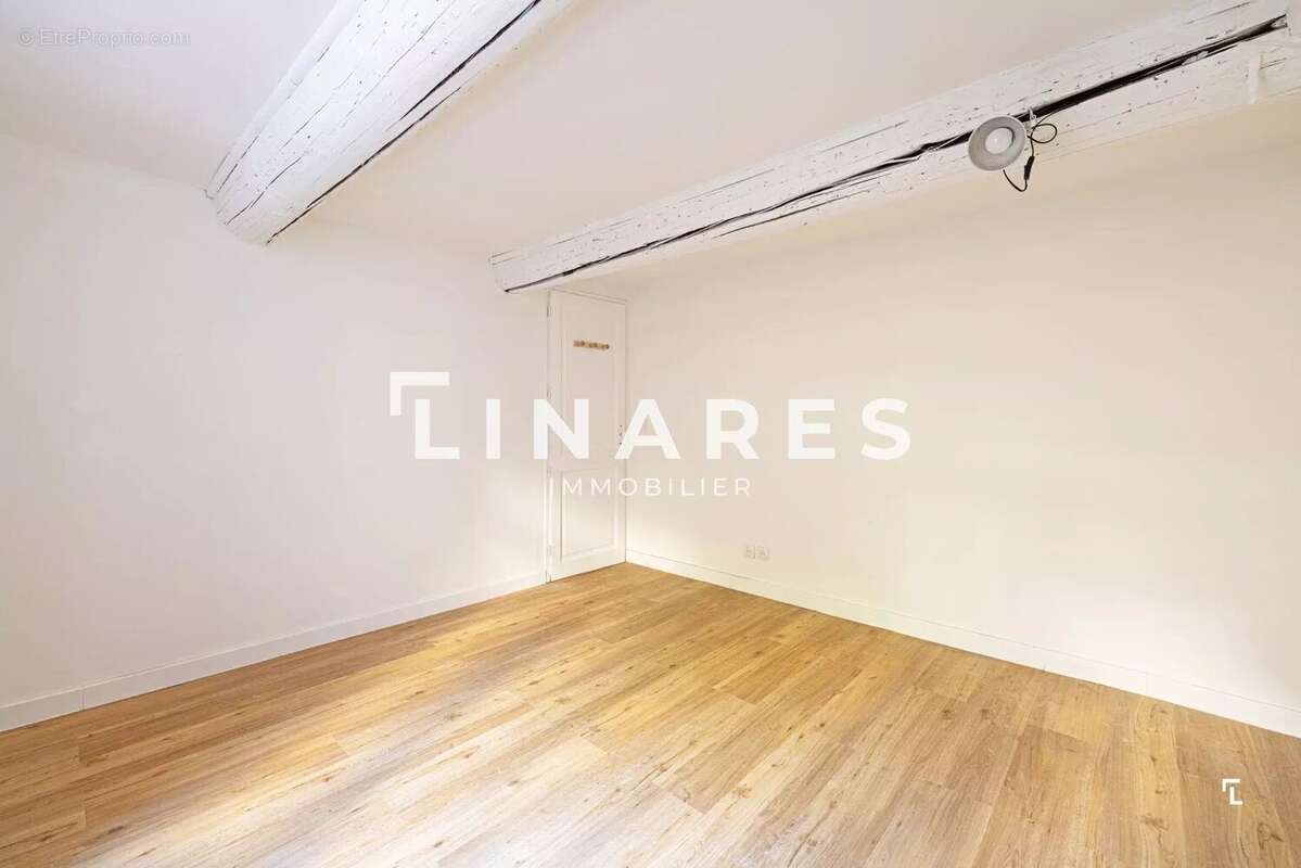 Appartement à MARSEILLE-5E