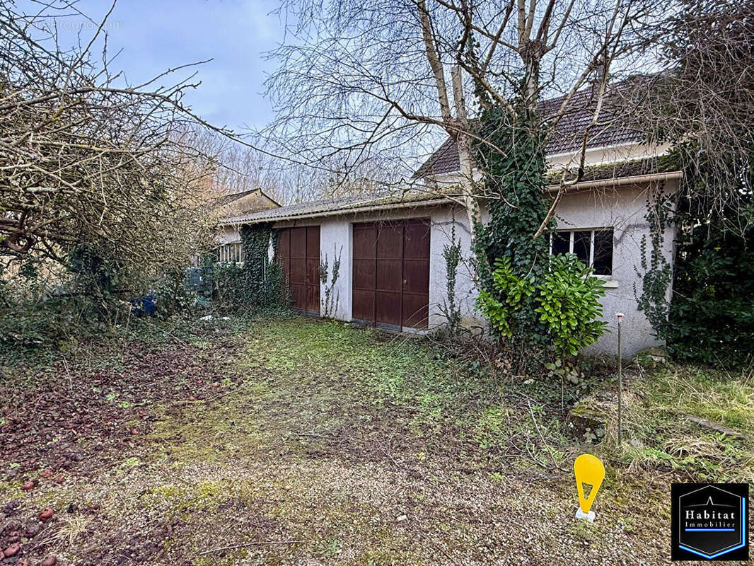 Terrain à LE PLESSIS-BELLEVILLE