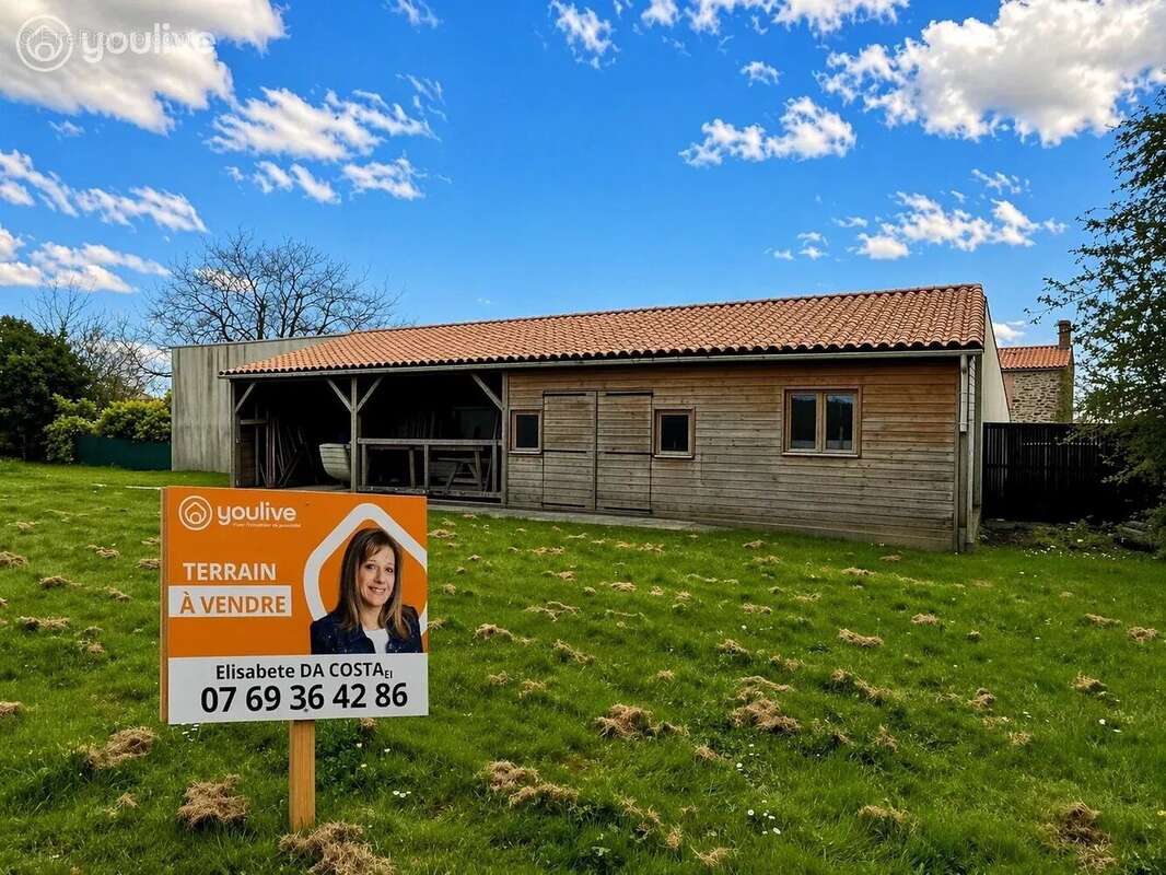 Terrain à LA ROCHE-SUR-YON