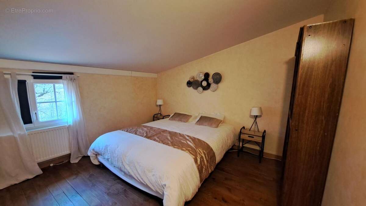 A vendre: Maison familiale 220m² avec dépendance – Aiglun (04) - photo 11
