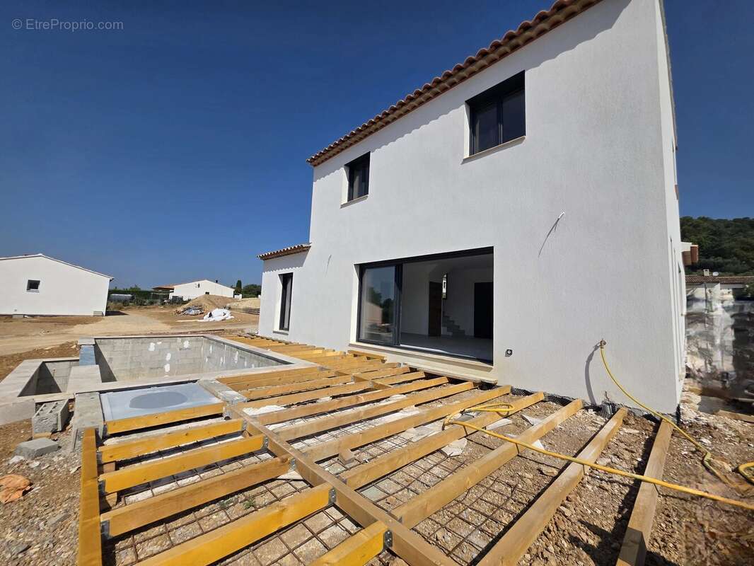 Maison à LORGUES