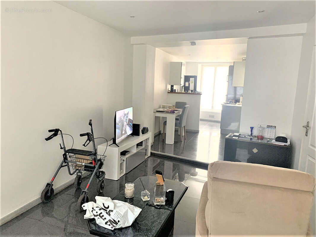 Appartement à LA GARENNE-COLOMBES