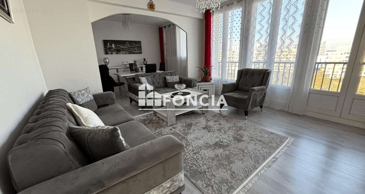 Appartement à VENISSIEUX