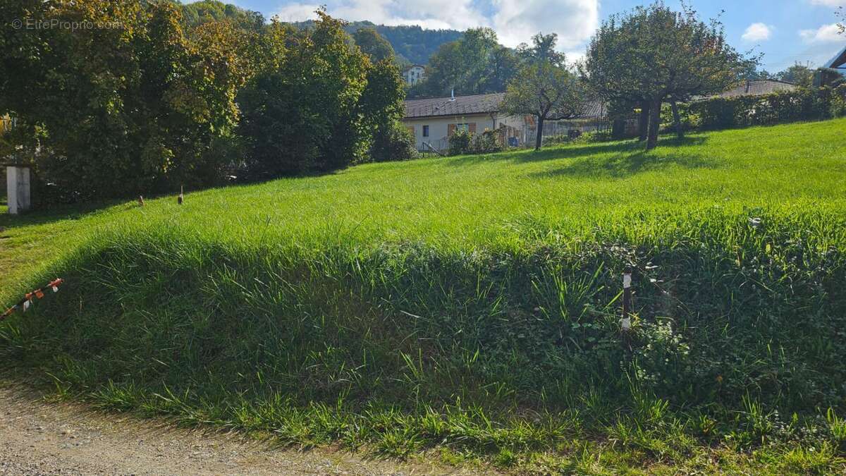 Terrain à bâtir d'une superficie de 700m² à ARVILLARD (73110) - photo 3