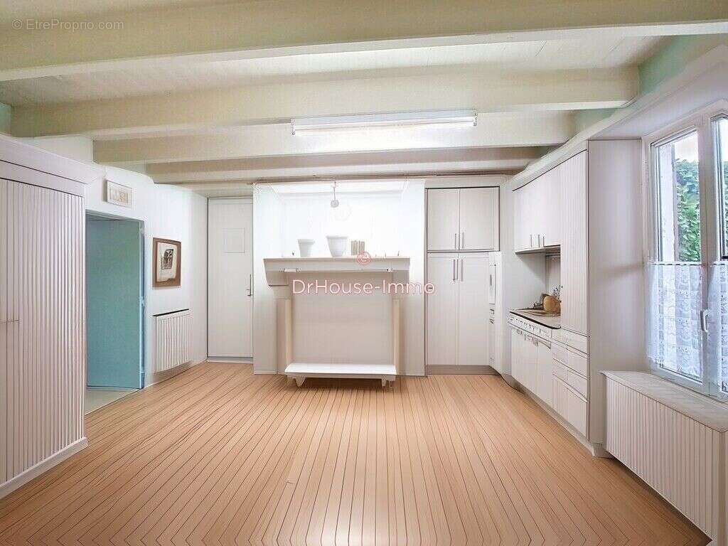 Maison à SAINTE-NEOMAYE