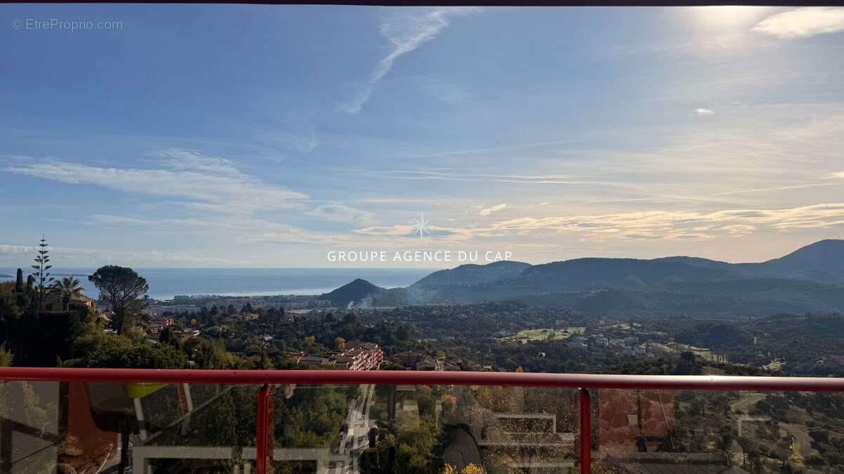 Appartement à MANDELIEU-LA-NAPOULE